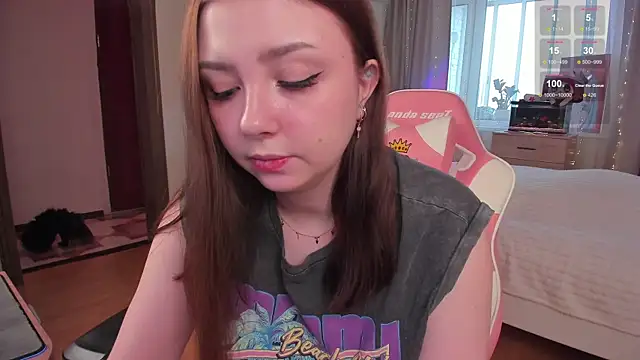 Snapshot of elisejays chatting on 01.18.25 elisejays online show from 01.18.25