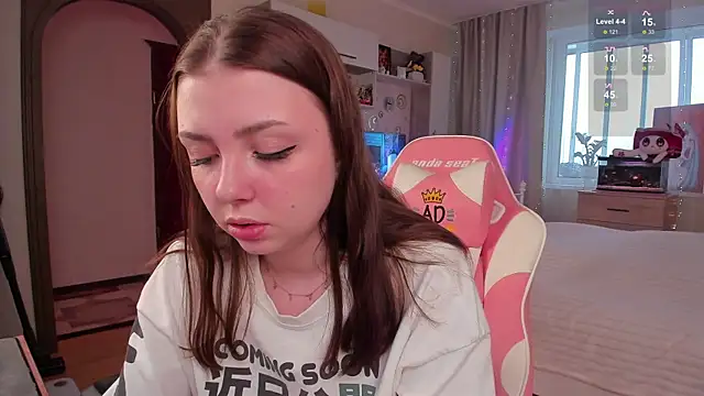 Snapshot of elisejays chatting on 01.27.25 elisejays online show from 01.27.25