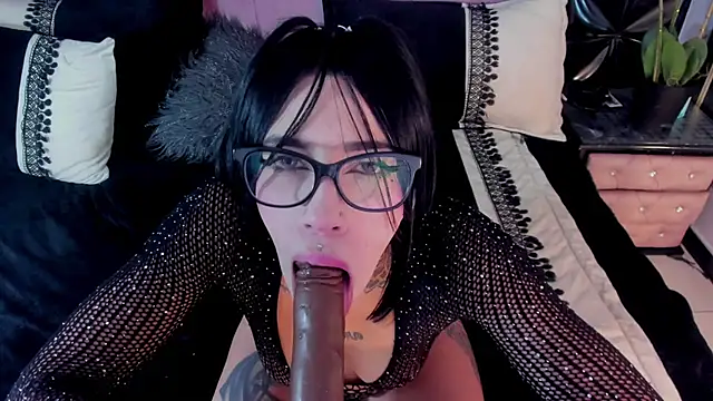 cattleya jensen  online show from 12.11.24