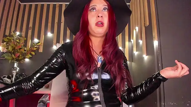 Snapshot of shaaroon_gold chatting on 01.26.25 shaaroon gold online show from 01.26.25