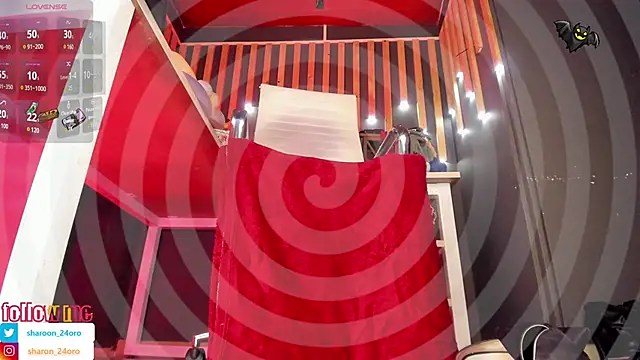 Snapshot of shaaroon_gold chatting on 02.05.25 shaaroon gold online show from 02.05.25