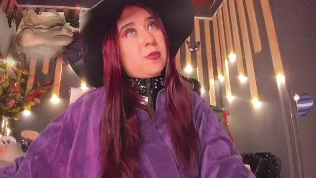 Snapshot of shaaroon_gold chatting on 03.17.25 shaaroon gold online show from 03.17.25