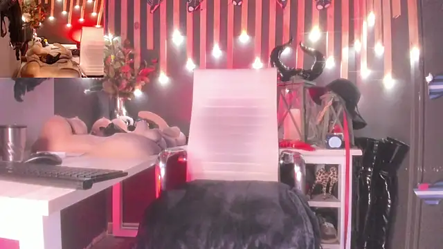 Snapshot of shaaroon_gold chatting on 03.21.25 shaaroon gold online show from 03.21.25