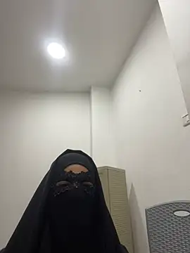 Snapshot of Hijabi_HotGirls chatting on 03.13.25 Hijabi HotGirls online show from 03.13.25
