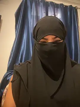 Snapshot of Hijabi_HotGirls chatting on 10.22.25 Hijabi HotGirls online show from 10.22.25