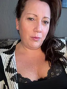 Snapshot of xsexycurvymilf chatting on 01.15.25 xsexycurvymilf online show from 01.15.25