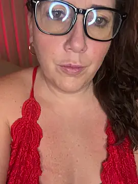 Snapshot of xsexycurvymilf chatting on 02.06.25 xsexycurvymilf online show from 02.06.25