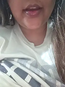 Snapshot of _Redwine_ chatting on 02.09.25 Redwine online show from 02.09.25