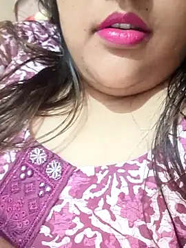 Snapshot of _Redwine_ chatting on 02.20.25 Redwine online show from 02.20.25