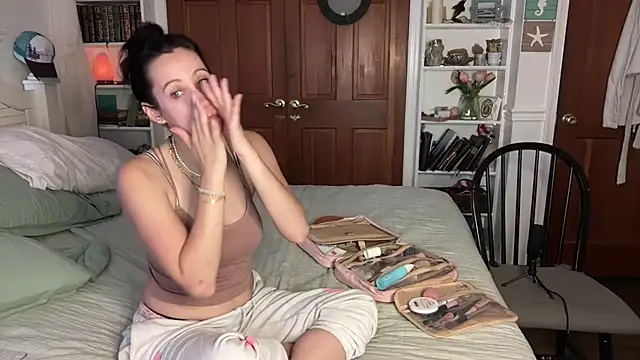 Snapshot of cutelittlemama0418 chatting on 09.25.25 cutelittlemama0418 online show from 09.25.25