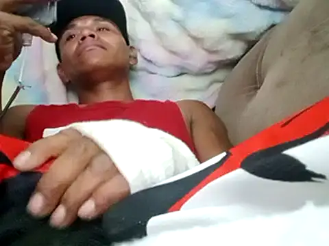 Snapshot of Moreno1813 chatting on 03.18.25 Moreno1813 online show from 03.18.25