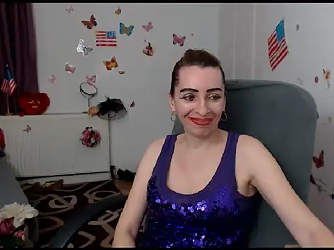 Snapshot of EvelynAngell chatting on 01.15.25 EvelynAngell online show from 01.15.25