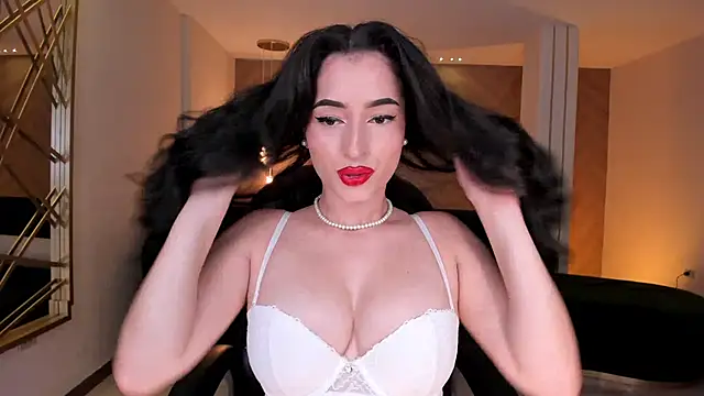 Snapshot of DominiqueVega chatting on 12.16.24 DominiqueVega online show from 12.16.24