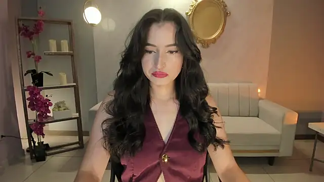 Snapshot of DominiqueVega chatting on 01.11.25 DominiqueVega online show from 01.11.25