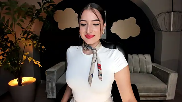 Snapshot of DominiqueVega chatting on 02.26.25 DominiqueVega online show from 02.26.25