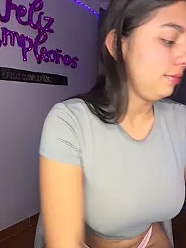 Snapshot of taylorkim12 chatting on 10.30.25 taylorkim12 online show from 10.30.25