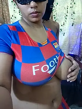 Snapshot of OneDisplay chatting on 12.27.24 OneDisplay online show from 12.27.24