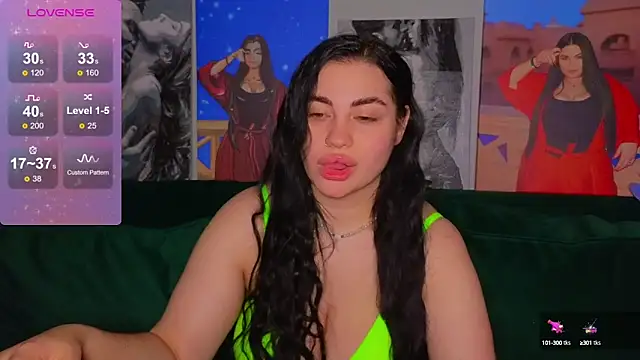 Snapshot of Nikki_Kardashian chatting on 12.05.24 Nikki Kardashian online show from 12.05.24