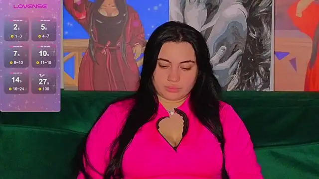 Snapshot of Nikki_Kardashian chatting on 12.21.24 Nikki Kardashian online show from 12.21.24