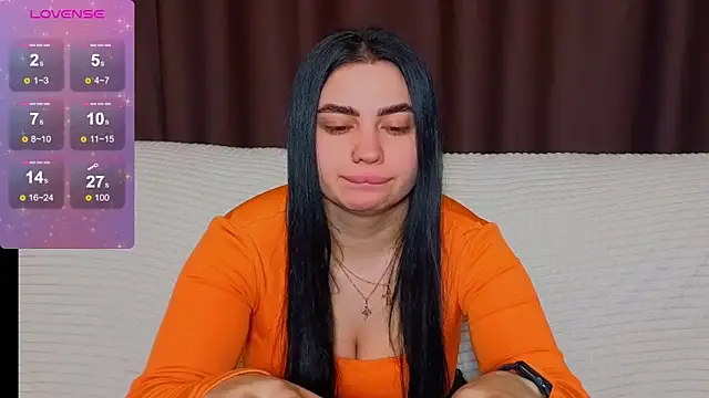 Snapshot of Nikki_Kardashian chatting on 02.10.25 Nikki Kardashian online show from 02.10.25