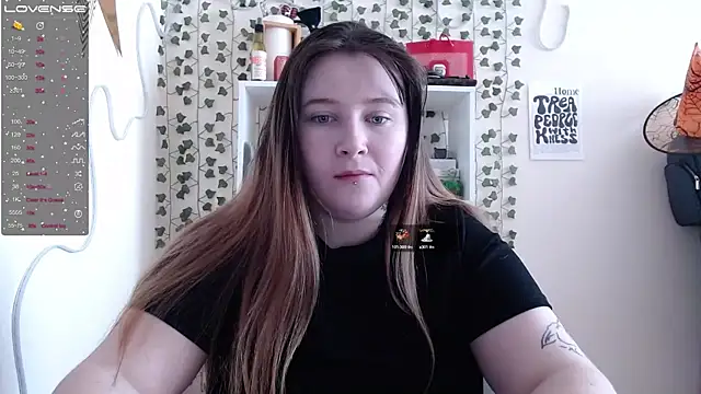 Snapshot of Light_Luna chatting on 02.07.25 Light Luna online show from 02.07.25