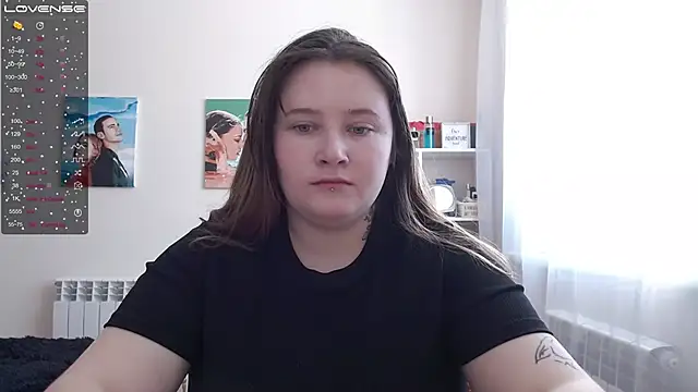 Snapshot of Light_Luna chatting on 02.08.25 Light Luna online show from 02.08.25