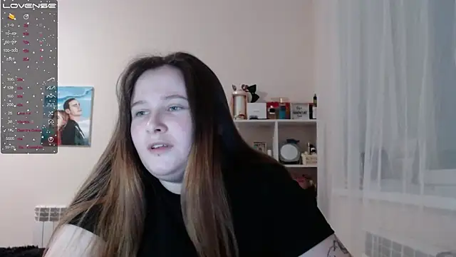 Snapshot of Light_Luna chatting on 02.08.25 Light Luna online show from 02.08.25