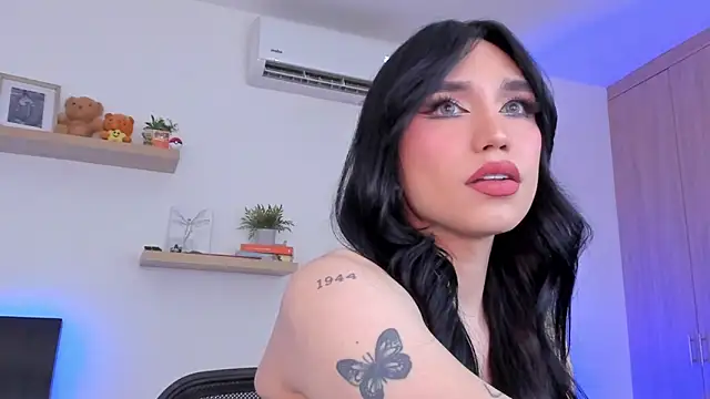 Snapshot of rose_saenz chatting on 02.24.25 rose saenz online show from 02.24.25