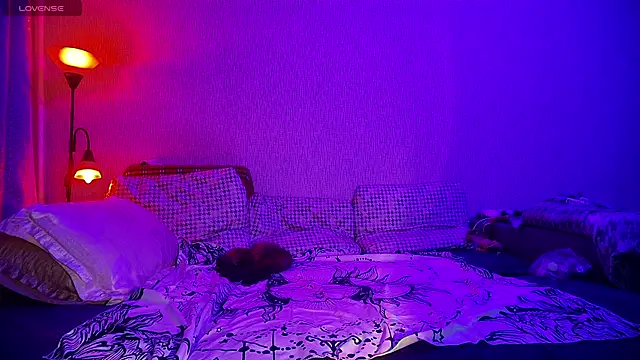 Snapshot of SandraBoyl chatting on 12.10.24 SandraBoyl online show from 12.10.24