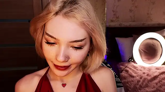 Snapshot of SandraBoyl chatting on 01.09.25 SandraBoyl online show from 01.09.25