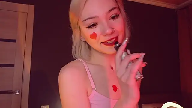 Snapshot of SandraBoyl chatting on 02.11.25 SandraBoyl online show from 02.11.25