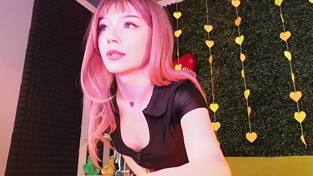 Snapshot of SandraBoyl chatting on 02.19.25 SandraBoyl online show from 02.19.25