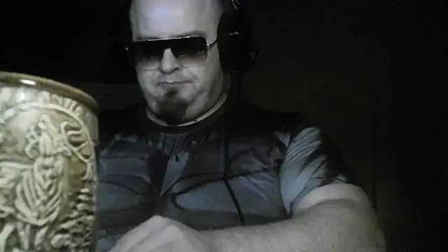 Snapshot of perversalus chatting on 02.01.25 perversalus online show from 02.01.25