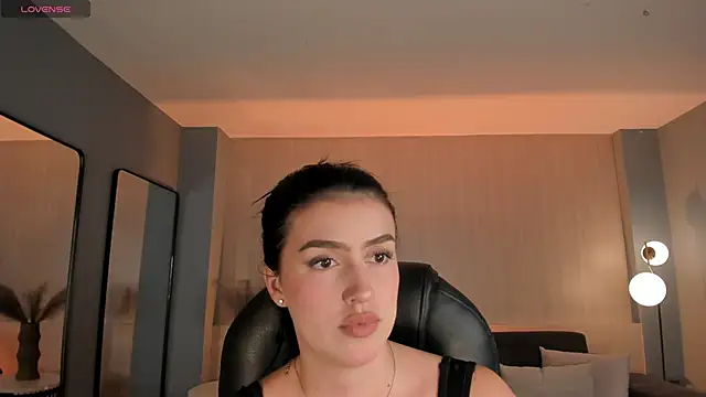 PaulinaSantos  online show from 10.17.25