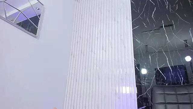 Snapshot of Mell_Saenz chatting on 01.23.25 Mell Saenz online show from 01.23.25