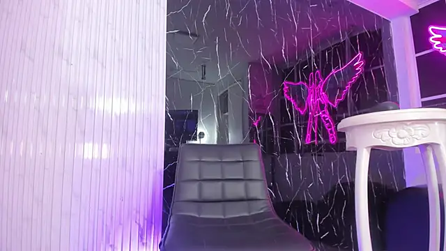 Snapshot of Mell_Saenz chatting on 02.01.25 Mell Saenz online show from 02.01.25