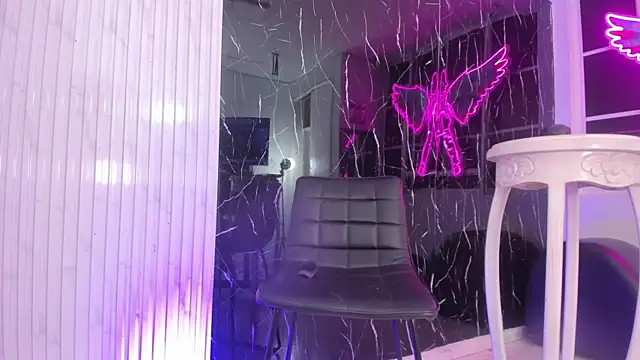 Snapshot of Mell_Saenz chatting on 02.08.25 Mell Saenz online show from 02.08.25