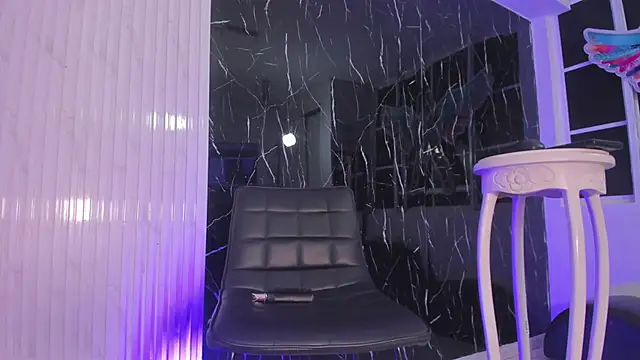 Snapshot of Mell_Saenz chatting on 02.18.25 Mell Saenz online show from 02.18.25