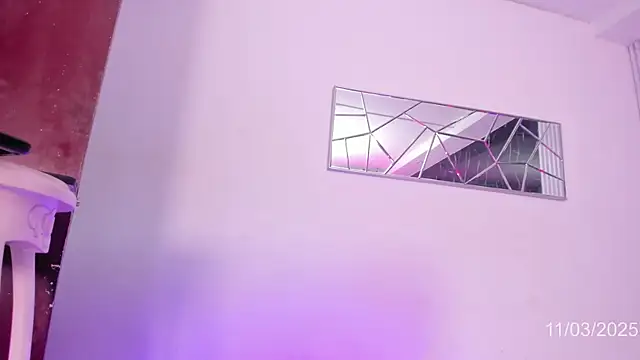 Snapshot of Mell_Saenz chatting on 03.11.25 Mell Saenz online show from 03.11.25