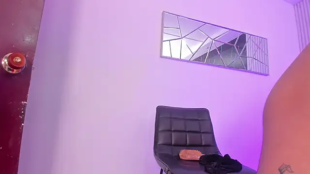 Snapshot of Mell_Saenz chatting on 03.22.25 Mell Saenz online show from 03.22.25