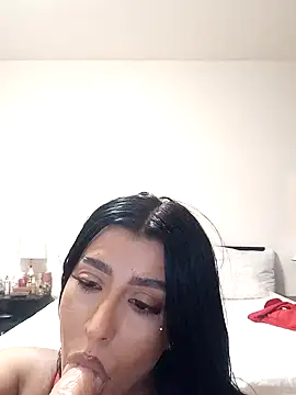 Snapshot of GiseleReine chatting on 02.11.25 GiseleReine online show from 02.11.25