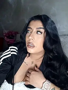 Snapshot of GiseleReine chatting on 03.08.25 GiseleReine online show from 03.08.25