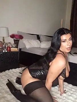 Snapshot of GiseleReine chatting on 03.15.25 GiseleReine online show from 03.15.25