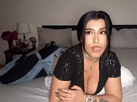 Snapshot of GiseleReine chatting on 03.18.25 GiseleReine online show from 03.18.25