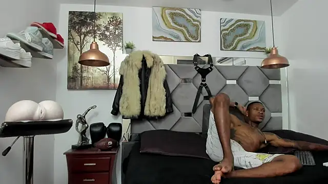 Snapshot of KING_FIT chatting on 01.28.25 KING FIT online show from 01.28.25