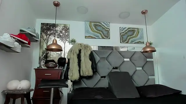 Snapshot of KING_FIT chatting on 02.21.25 KING FIT online show from 02.21.25