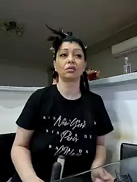 Snapshot of Milf_Abigail chatting on 01.27.25 Milf Abigail online show from 01.27.25