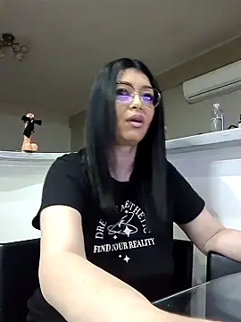 Snapshot of Milf_Abigail chatting on 01.29.25 Milf Abigail online show from 01.29.25