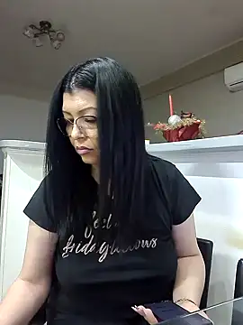 Snapshot of Milf_Abigail chatting on 01.31.25 Milf Abigail online show from 01.31.25