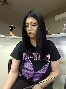 Snapshot of Milf_Abigail chatting on 02.01.25 Milf Abigail online show from 02.01.25
